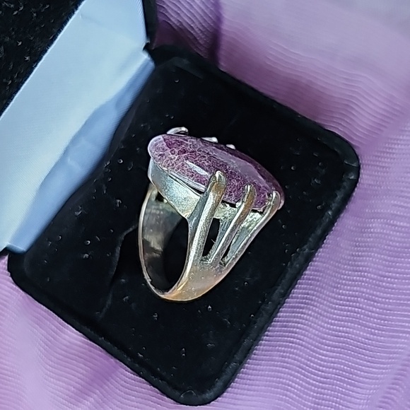 Ring - Picture 2 of 5